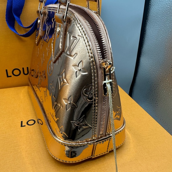 Louis Vuitton Alma bb copper 2025 - Picture 7 of 16
